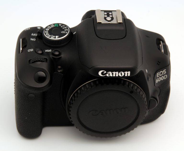 Zrcadlovka Canon 600D